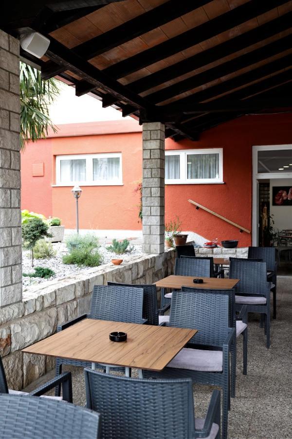 Hostel Soline Portoroz Bagian luar foto
